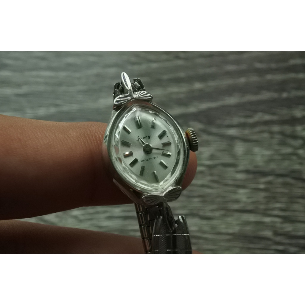 นาฬิกา Vintage มือสองญี่ปุ่น CITIZEN IVORY ระบบ ไขลาน ผู้หญิง รูปไข่ กรอบเงิน หน้าขาว หน้าปัด 18mm