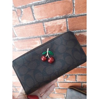 Coach Wallet ซิปรอบ สีน้ำตาลเข้มลายซี + เชอรี่ 🍒