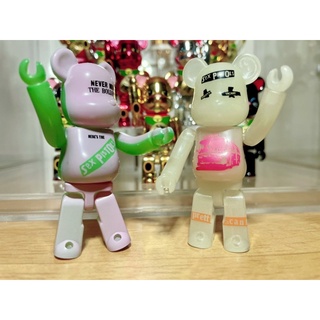 (ของแท้) คู่ Be@rbrick Series 29 Artist &amp; Secret Artist: GID Sex Pistols (Bearbrick)