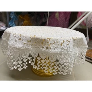 ผ้ารองพานลูกไม้สีขาว ใช้ทำเป็นผ้ารองสินสอดได้ หรือทำเป็นรองพานสินสอด สามารถทำเป็นผ้ารองพานขันโตกก็ได้