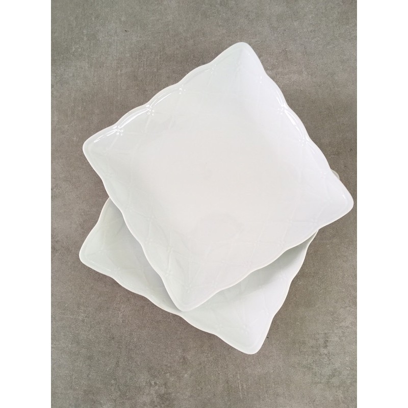 จาน Mikimoto ทรงสี่เหลี่ยม