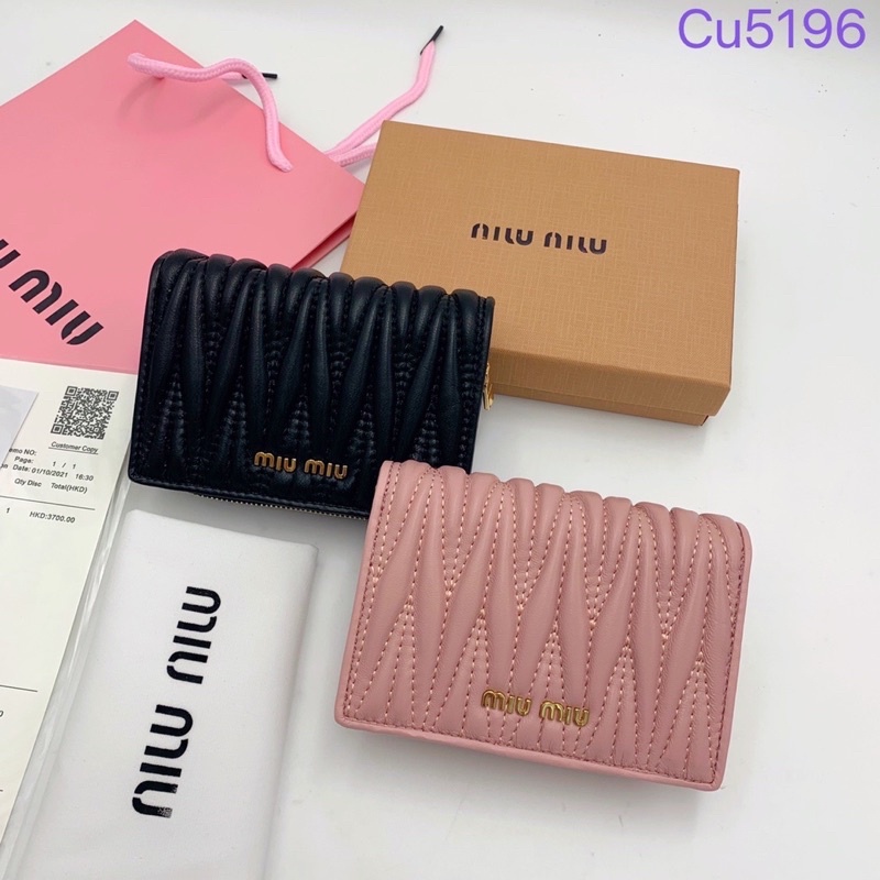 ตรงปก New กระเป๋าตังค์ งาน : Hi-end รุ่นพับซิบตรงกลาง ใส่บัตร ใส่แบงค์ ใส่เหรียญ งานสวยเป๊ะปังมาก