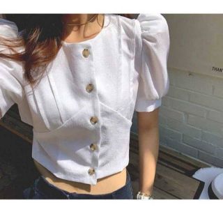 (พร้อมส่ง) 290!!! UZแขนดอลลี่เชือกเอว.พร้อมส่ง crop top ติดกระดุมหน้า แขนทรงดอลลี่