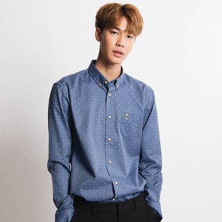 ISSARA Original เสื้อเชิ้ตชาย ปกกระดุม ทรงสลิม น้ำเงินจุด origami pine tree