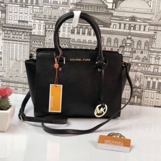 กระเป๋าถือ MK STRUCTURED HANDBAG