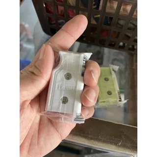 ปลั๊กเสียบปลั๊กตัวเมีย 2 ขา ขาแบนและกลม มีราคาส่ง