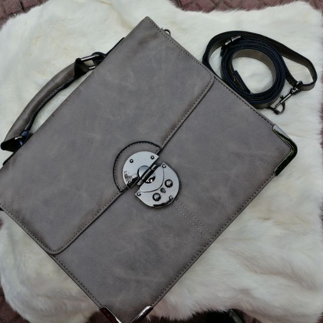 กระเป๋า​แฟชั่น​ New Look