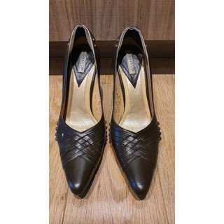 Used like new รองเท้าส้นสูงหนังแท้ มณีศิลป์ size 37 (23 cm)