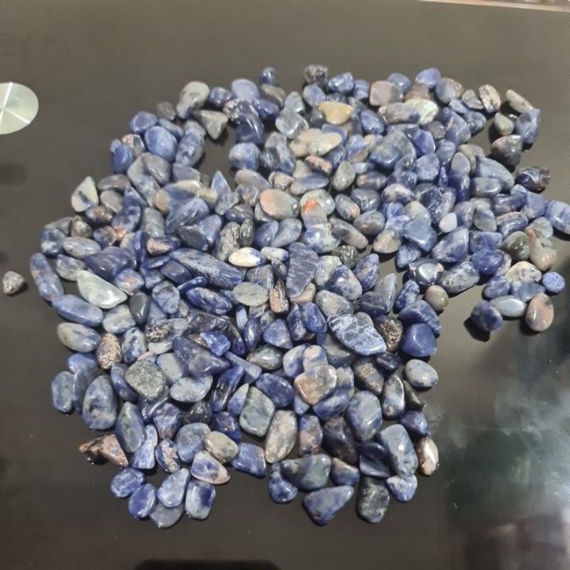 SODALITE CHIPS 9-15MM PACKAGE 100GRAMS