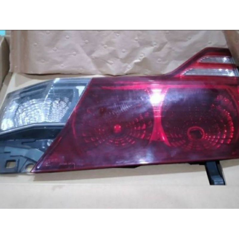 ส่งต่อไฟท้ายทับทิม สีแดงเข้ม alphard 10 เฉพาะด้านขวา