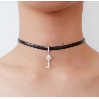 Key Choker สร้อยโชคเกอร์สายหนังสีดำ จี้กุญแจ