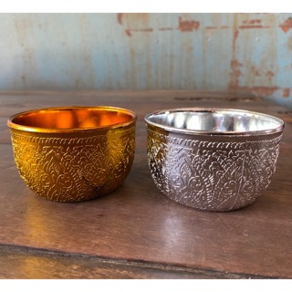 ขันพลาสติก 8 ซม. สีเงิน,สีทอง (1 ห่อ 6 ชิ้น)