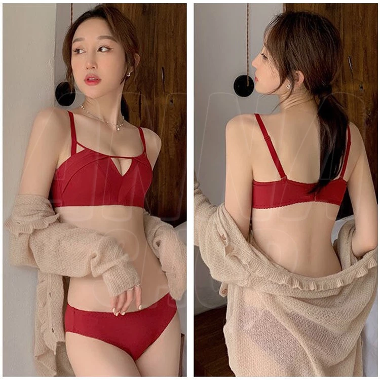 🔥 ส่งออกเร็ว1-2วัน 🔥 เสื้อชั้นในไร้โครง น่ารัก มีฟองดันทรงในตัว ผ้านุ่มใส่สบายพร้อมจัดส่ง E25