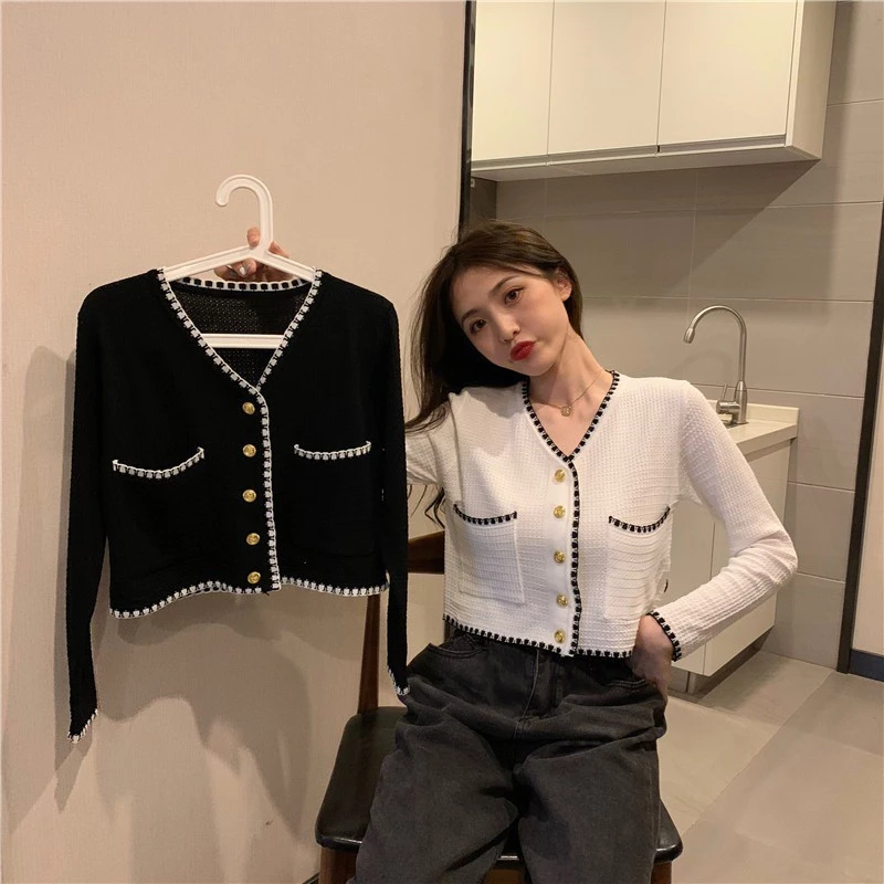 ส่งทันที Cici"พร้อมส่ง"(NO. 6534-1)เสื้อถักแขนยาว กระดุมทอง ใส่แล้วดูแพง สวยหรู