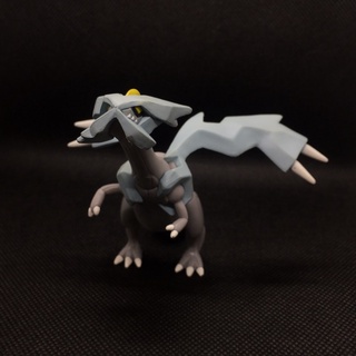 ฟิกเกอร์ โมเดล โปเกมอน คิวเรม ของแท้ สูง 2.7 นิ้ว Kyurem Pokemon figure Takara Tomy