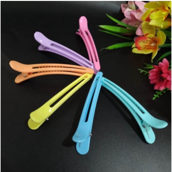 กิ๊บปากเป็ดสีสด 6 สี แพ็ค 12 ชิ้น กิ๊บปากเป็ดใช้สำหรับหนีบ หรือยึด เพื่อแบ่งผมไว้ในระหว่างการทำผม