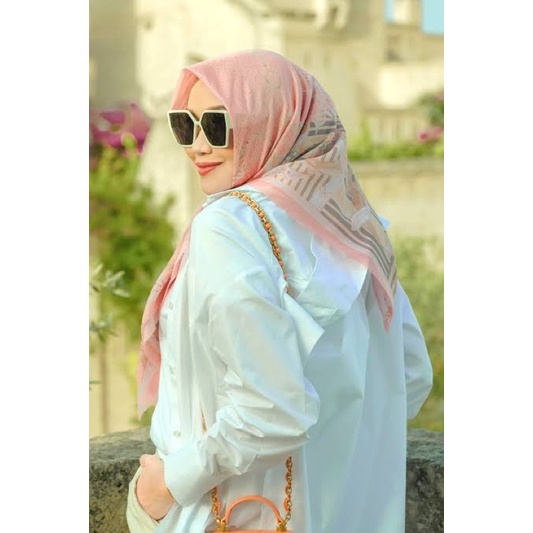 Buttonscarves Chain La Bella New As และกล่องใหม่