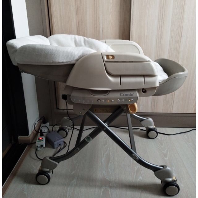 High chair ไฟฟ้า Combi Roanju Auto Swing ส่งต่อถูกๆค่ะ