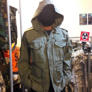 Molecule Parka โมเลกุล ปากา เสื้อคลุมกันหนาว by ครูแว่น frogmangear