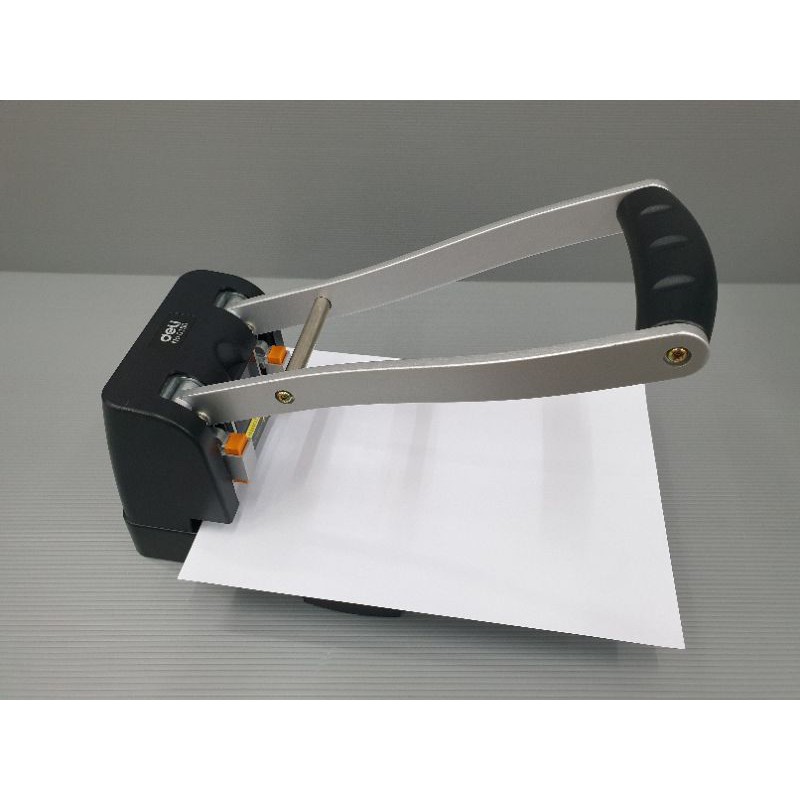 เครื่องเจาะกระดาษ deli 0150