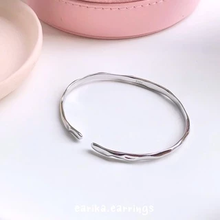 earika.earrings - silver rough bangle กำไลข้อมือเงินปรับขนาดได้ เหมาะสำหรับคนแพ้ง่าย