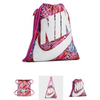 [ลิขสิทธิ์แท้]ป้าย750 NIKE HERITAGE GYM SACK AOP UF Unisex Backpack