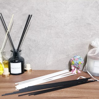 ก้านไม้หอม ก้านไฟเบอร์ ใช้กระจายกลิ่น ก้านน้ำหอมปรับอากาศ ขนาด 3 mm. Reed Diffuser Fiber Sticks