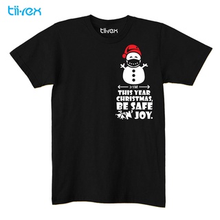 เสื้อยืดผ้าฝ้าย เสื้อยืดคริสต์มาสTii-Rex Snowman 1M Social Distancing Christmas Season Gift Premium Design Unisex Round