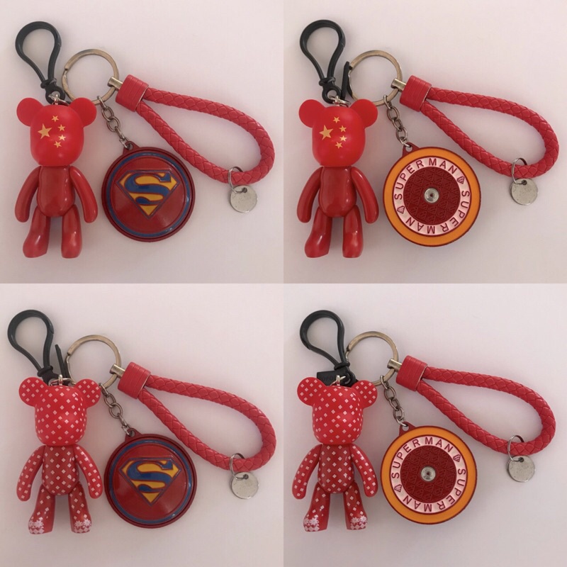 พวงกุญแจหมี + logo superman หมุนได้