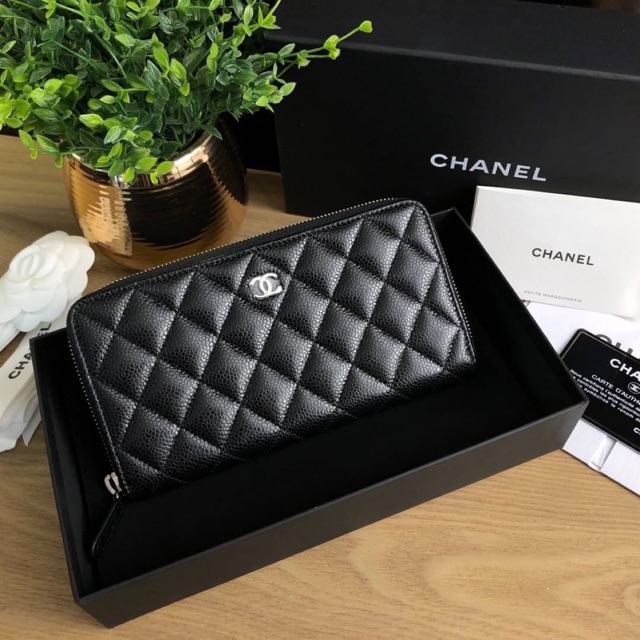 New Chanel Zipped wallet Caviar SHW holo27 ซิปรอบใบยาว อะไหล่เงิน holo27 แต่เพิ่งออกช็อปเมื่อ 03/2020 ใบนี้หนังป่องสวย