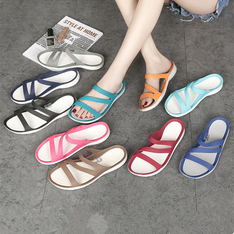 Crocs รองเท้าลําลอง สวมหุ้มข้อ สําหรับสตรี [203998]