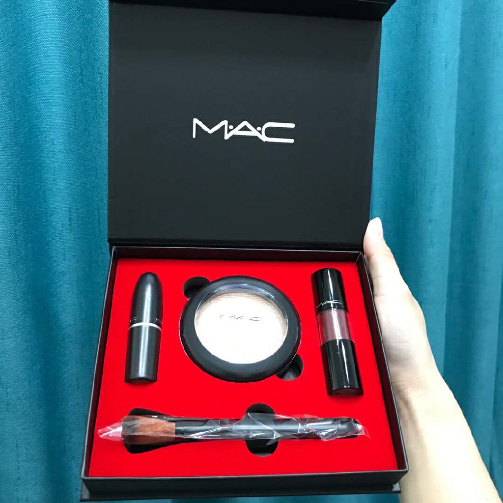 ชุดแต่งหน้า MAC, ลิปกลอส, ลิปสติก, ลิปกลอสสูง