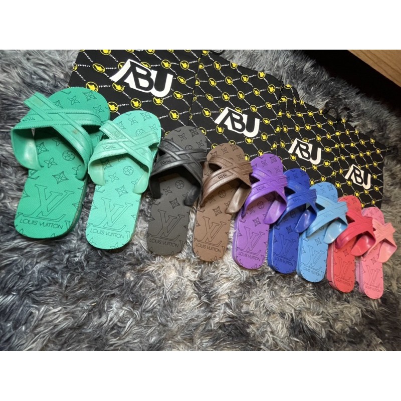 รองเท้าPuppaแกะลายต่างๆ