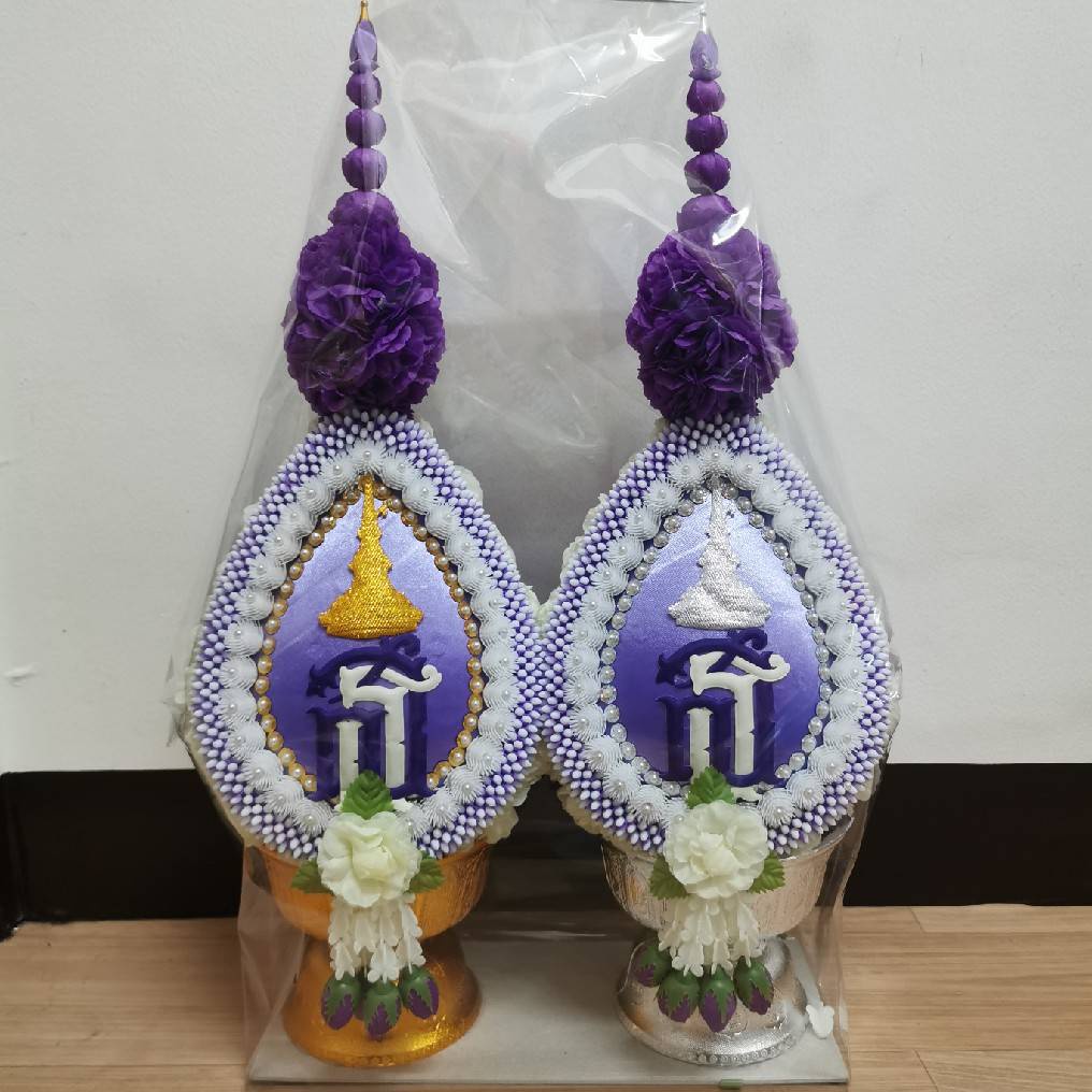 พานพุ่มดอกไม้ พานพุ่มประจำพระองค์ สีม่วง เนื้อผ้า