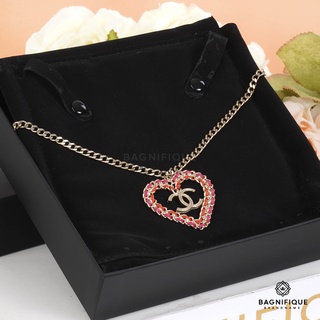 CHANEL SHORT NECKLACE PENDENT CC LOGO IN HEART RED LEATHER