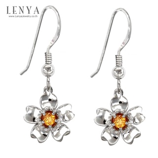 Lenya Jewelry ต่างหูพลอยแซฟไฟส์สีส้ม ดีไซน์สุดหวาน ด้วยดอกไม้สำหรับต้อนรับหน้าร้อนนี้ บนตัวเรือนเงินแท้ชุบทองคำขาวแท้