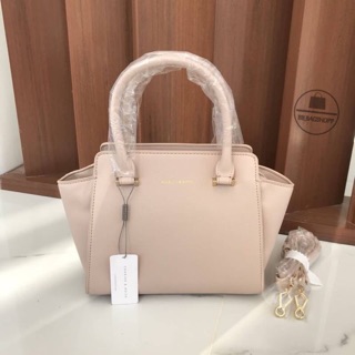 CHARLES &amp; KEITH TOPHANDLE TRAPEZE BAG (outlet) สีนู้ด