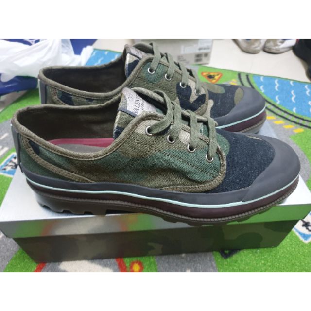 Used like very new รองเท้า Valentino Sneaker