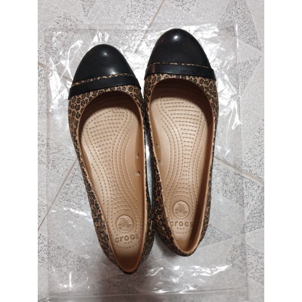 รองเท้า crocs มือสอง