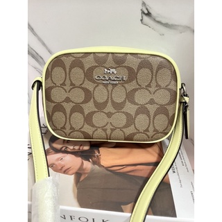 พร้อมส่ง Coach mini jamie camera bag C9926/Pale lime