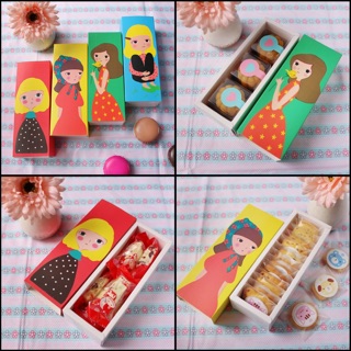 กล่องคุกกี้ พายสับปะรด มาการอง ขนมต่างๆ(10ใบ)