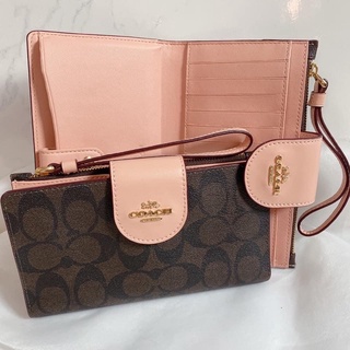 Coach wallet ใส่มือถือได้ค่ะ 📌ส่งฟรี ของแท้ 100000% สีกาแฟตัดสีชมพูหวานมากค่ะ