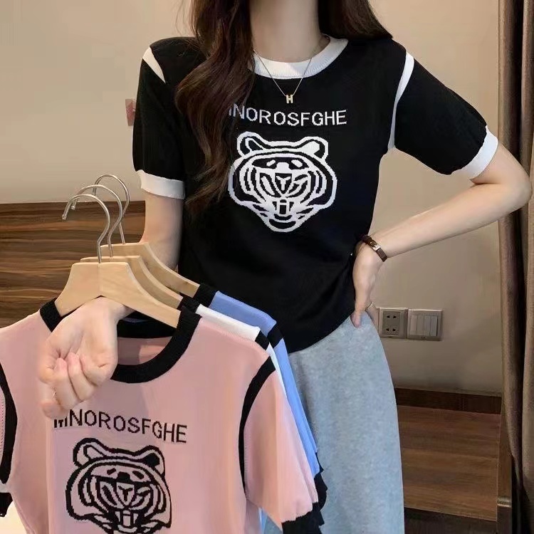 เสื้อยืดคอกลม หน้าเสื้อ ทรงสวย แฟชั่น สินค้าพร้อมส่ง ของต้องมีน้าาๆ DMN40