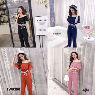 Set 2 ชิ้น เสื้อปาดไหล่ระบายกุ้นขอบขาว +กางเงกขายาว TW9390