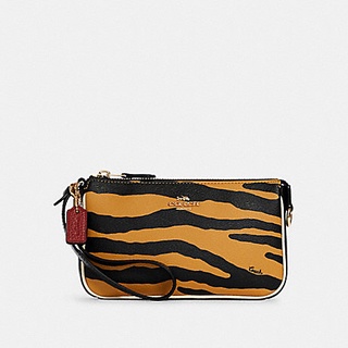 กระเป๋าคล้องมือ Coach NOLITA 19 WITH TIGER PRINT