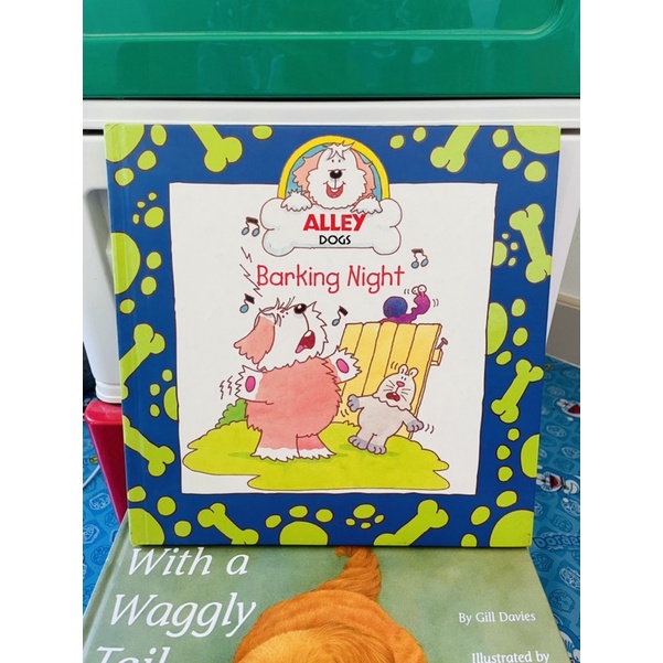 Alley Dogs 🐶 Barking Night