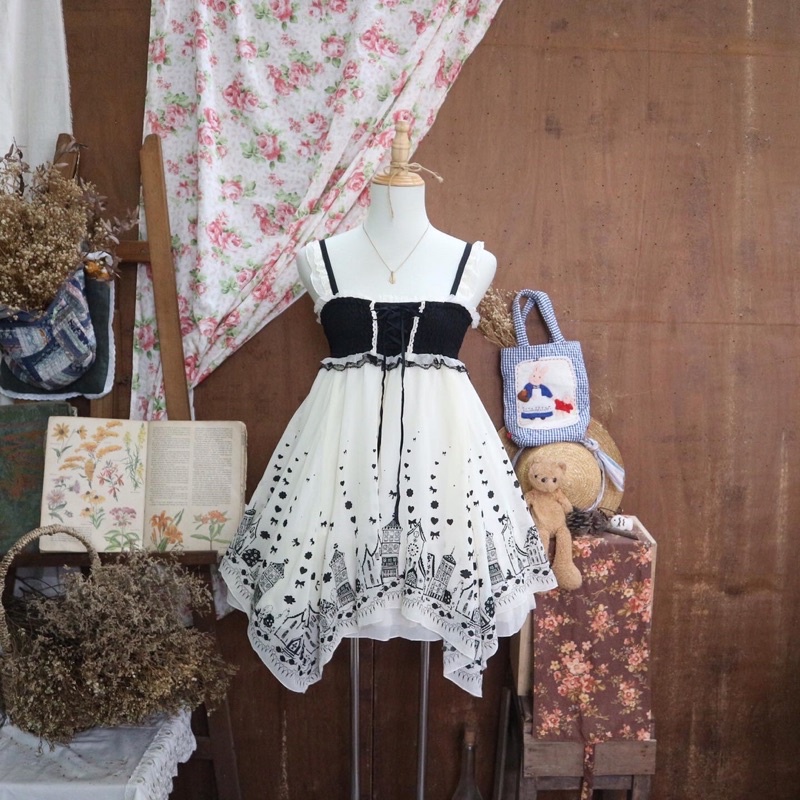 Arw vintage.hoacuc ชุดเดรสสายเดี่ยวคล้องคอ