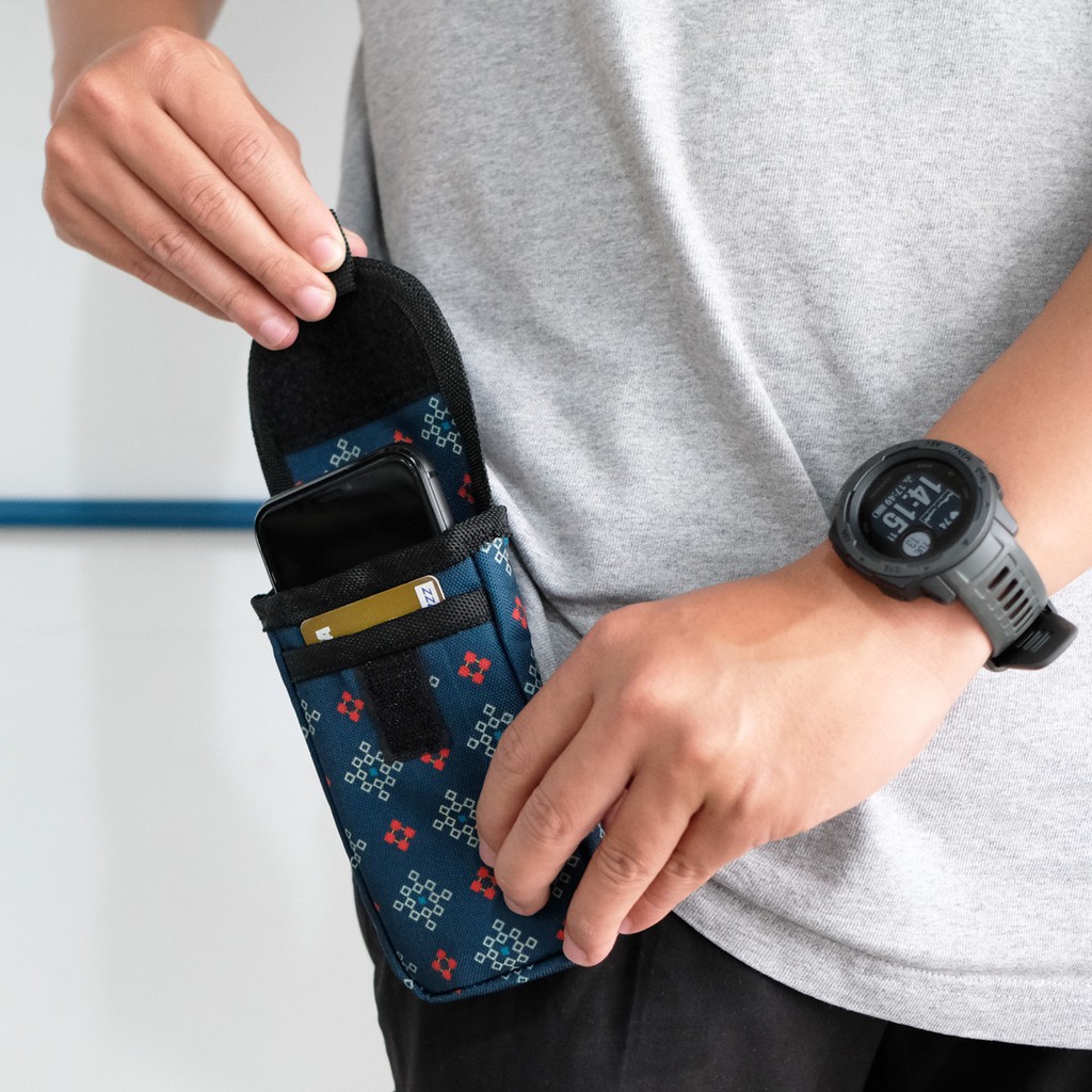 Pattent Goods Korra Navy Mini Pouch Sling Bag | กระเป๋าสตางค์ใส่โทรศัพท์ | กระเป๋าสตางค์โทรศัพท์มือถ