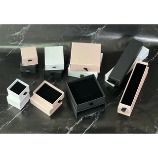 กล่องกระดาษแบบดึงลิ้นชักใส่เครื่องประดับมีฟองน้ำด้านในคละแบบหลากสี