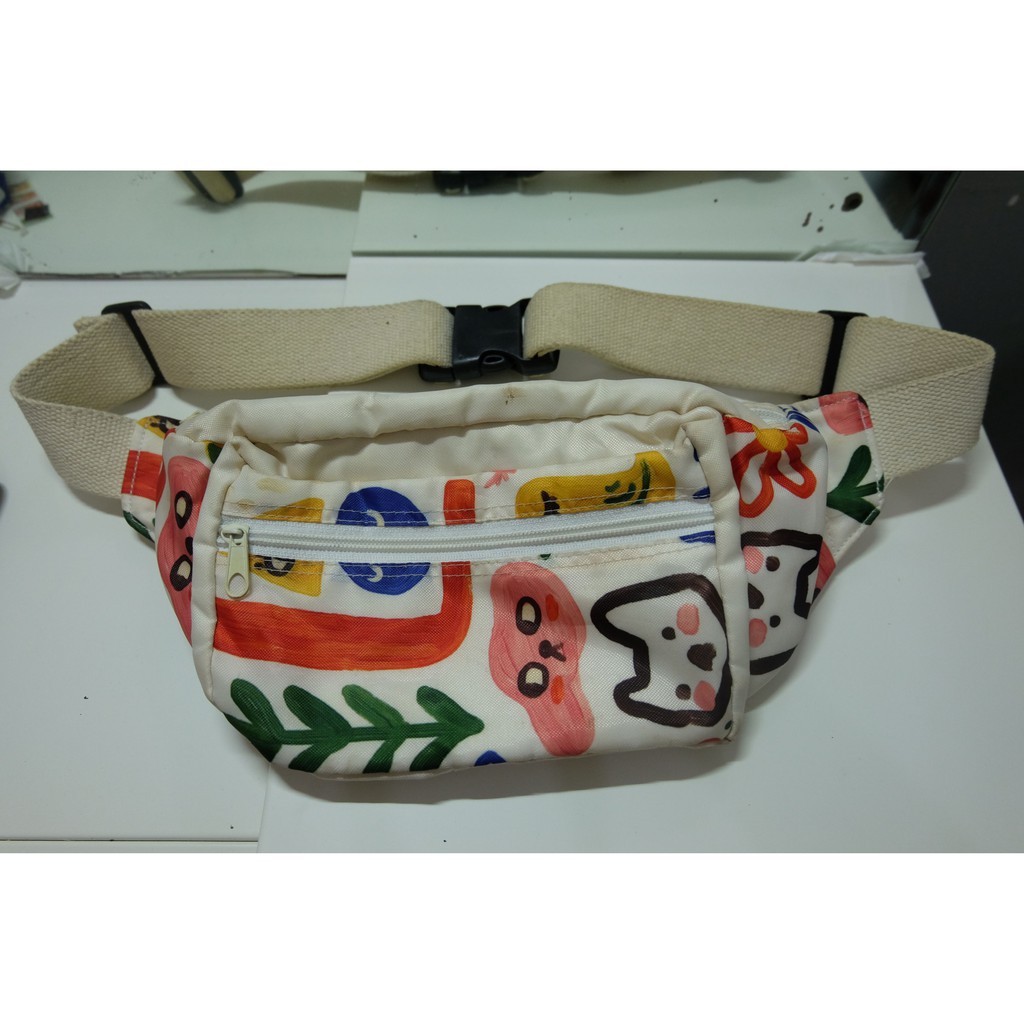 กระเป๋าคาดเอว/ Fannypack Liunic On Things